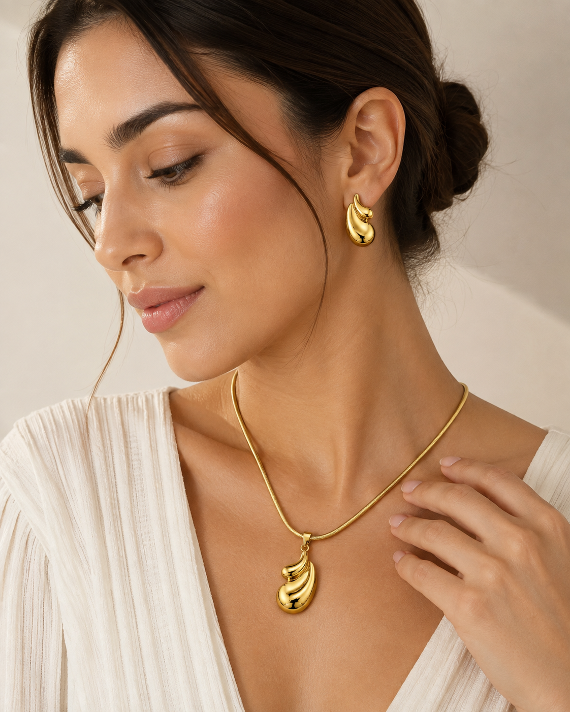Sculpted Teardrop Necklace & Earrings Set – 18K Gold Plated Stainless Steel