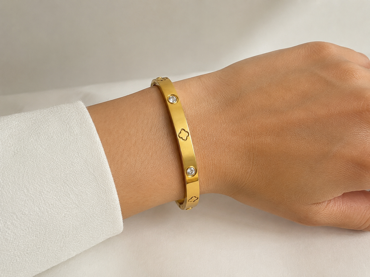 Engraved Open Bangle with Six Stones – Gold