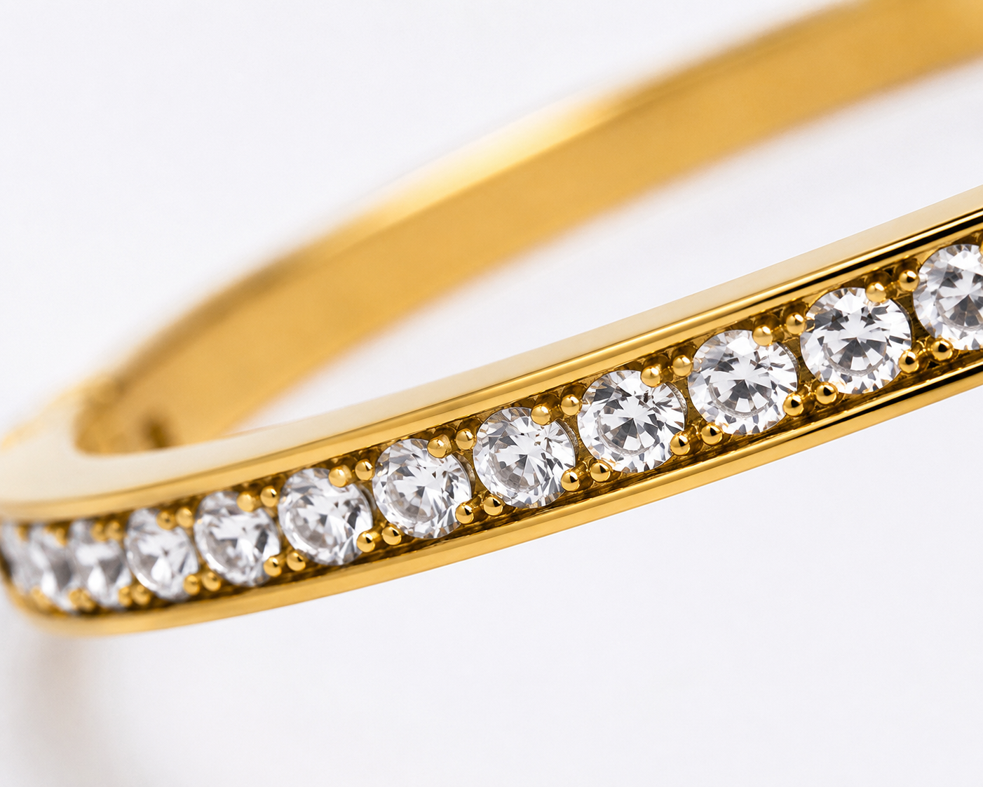 Slim Pavé Bangle – Gold